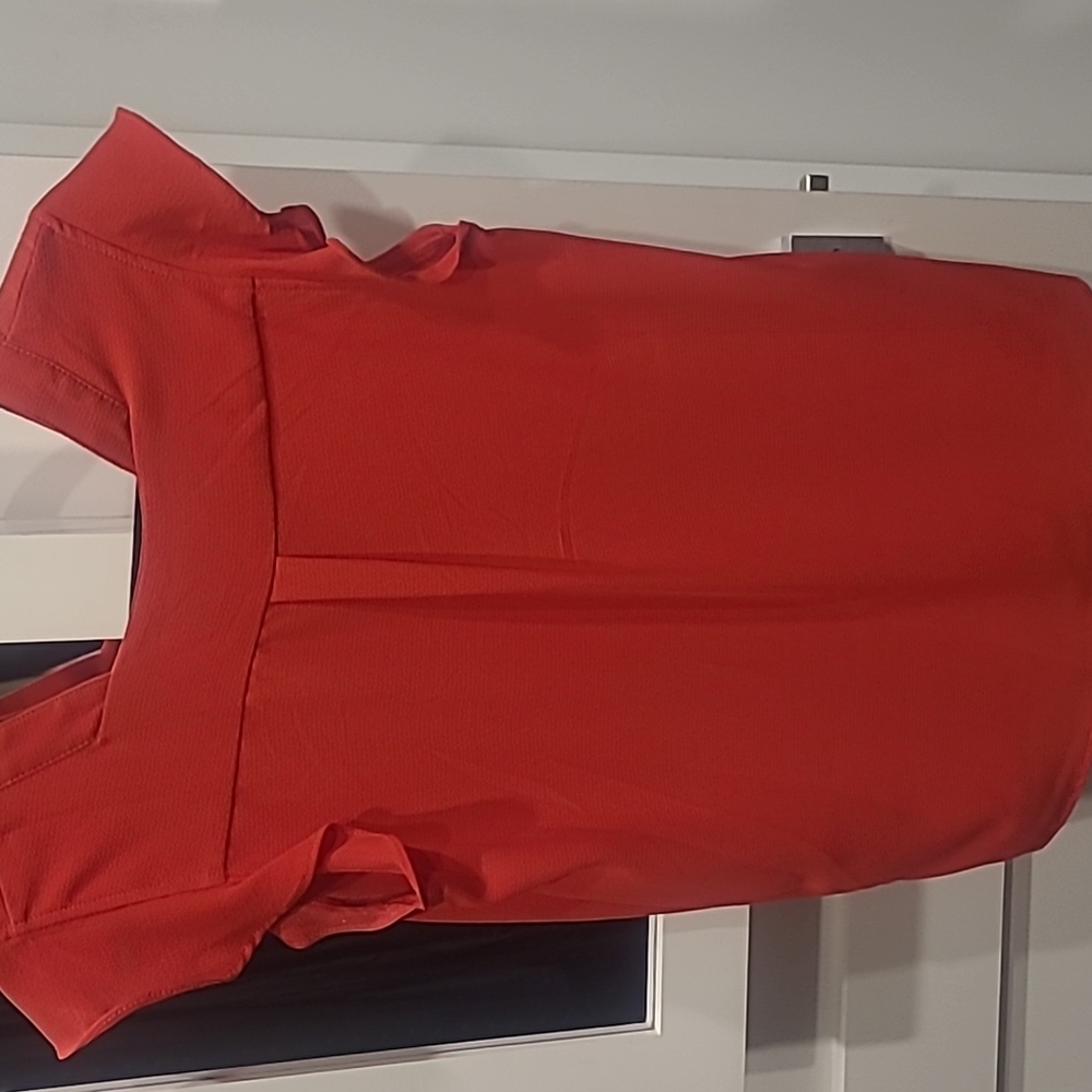 Red top - Picture 3 of 7